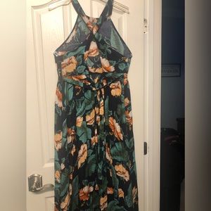 COPY - NWT Floral Maxi, size large